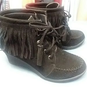Suade fringe wedge bootie